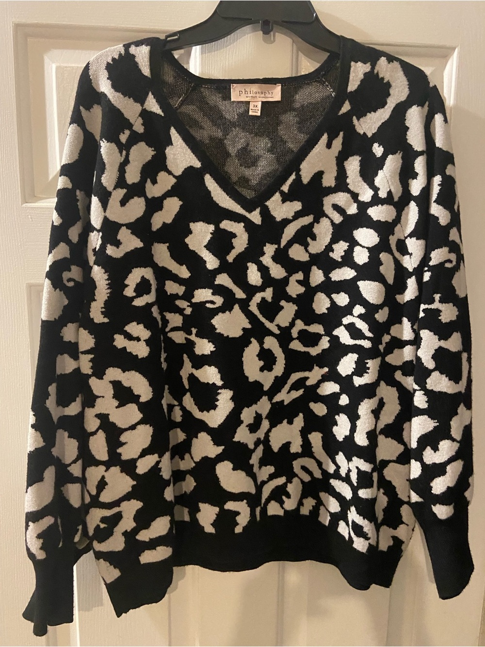 Philosophy 3X Soft Black and White Leopard V-Neck Sweater